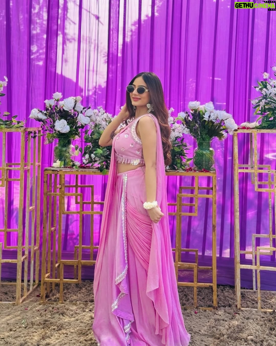 Teeya Chawla - 3.4K Likes - 🦄💜
outfit @mauvestory