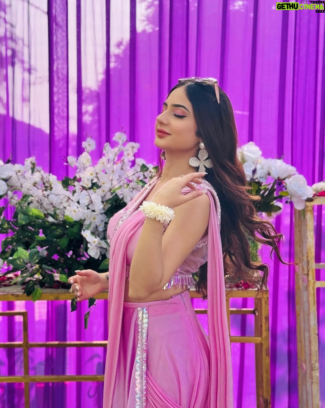 Teeya Chawla - 3.4K Likes - 🦄💜
outfit @mauvestory