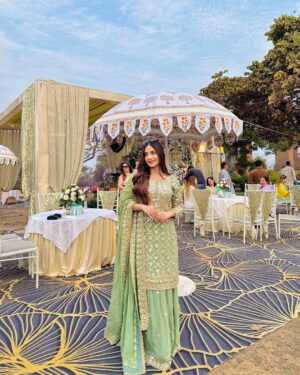 Teeya Chawla Instagram - 🍃🌙🪞🪷✨📜✋🏽🌿🏵

outfit @mauvestory