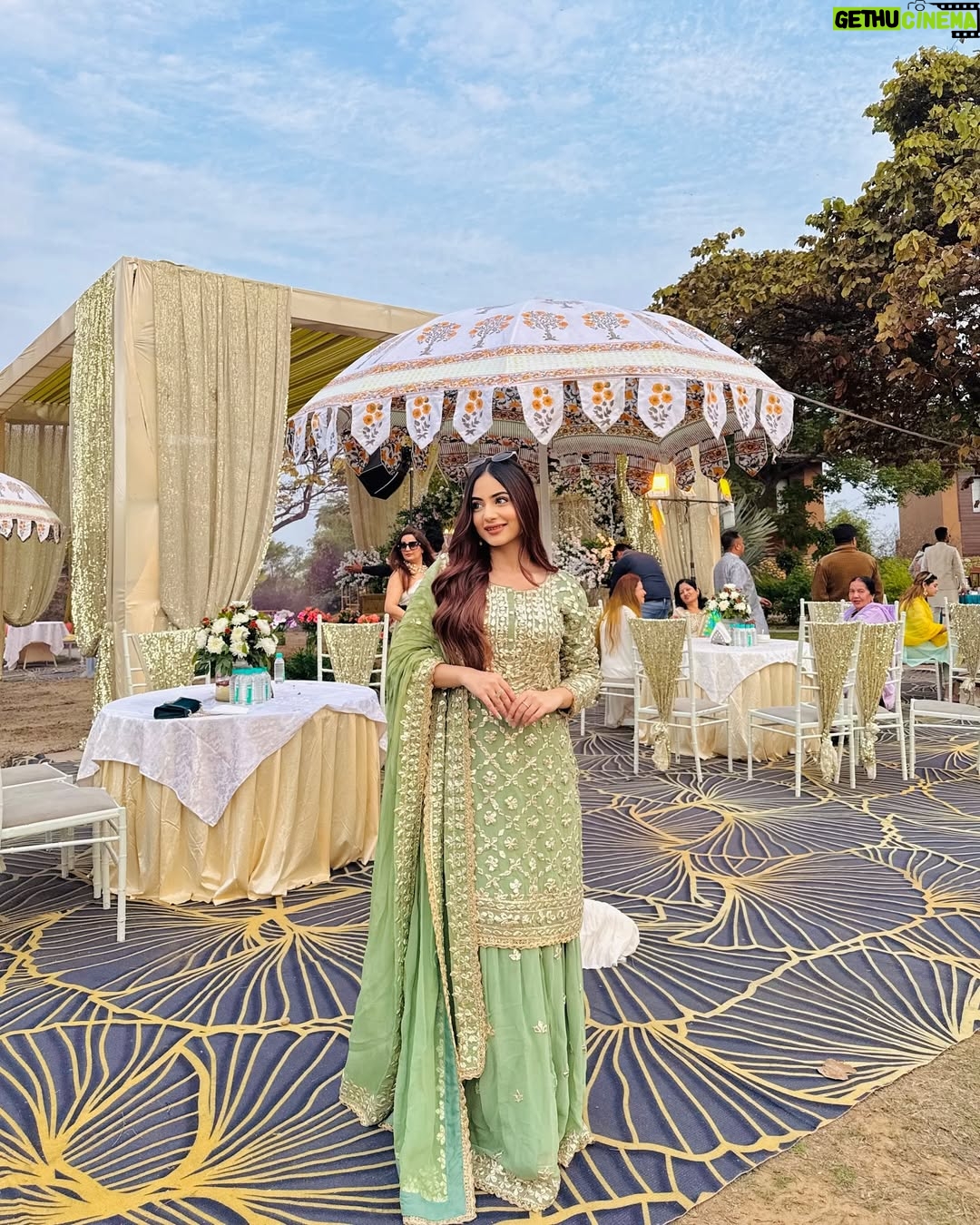 Teeya Chawla - 2.7K Likes - 🍃🌙🪞🪷✨📜✋🏽🌿🏵

outfit @mauvestory