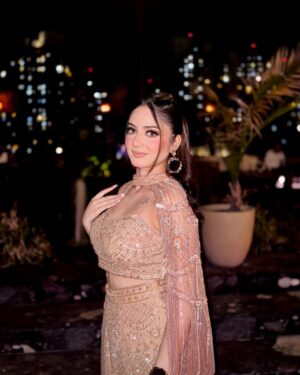 Teeya Chawla Instagram - 🪬🫧🫶🏻🤍
wearing @shadesbyshubhika 
makeup @himanshi_mua