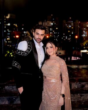 Teeya Chawla Instagram - 🪬🫧🫶🏻🤍
wearing @shadesbyshubhika 
makeup @himanshi_mua