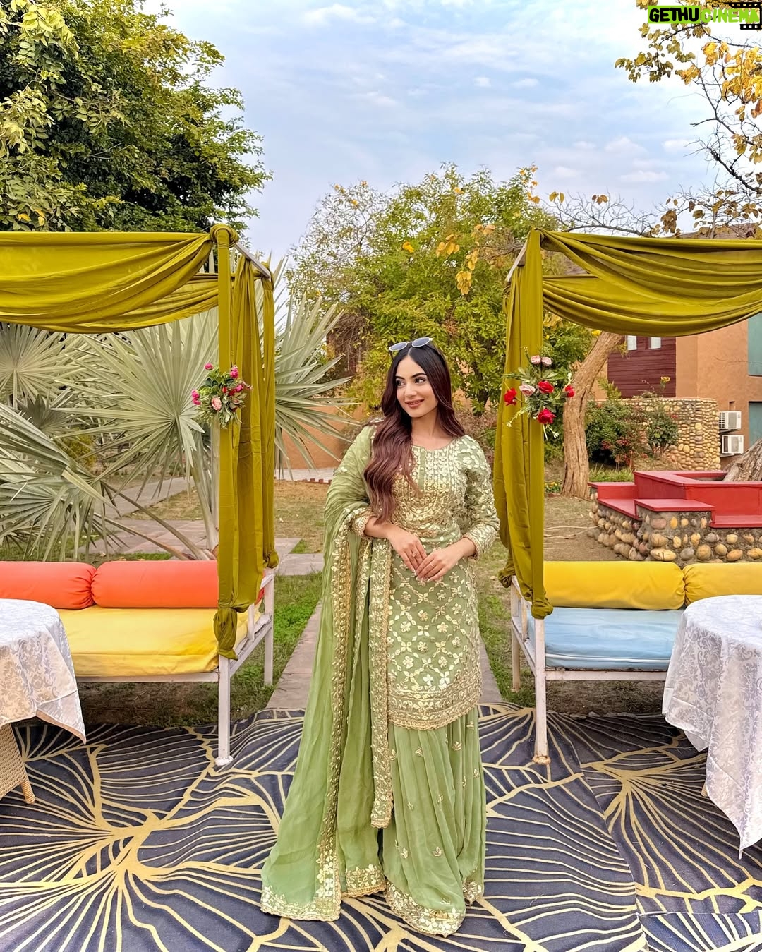 Teeya Chawla - 2.7K Likes - 🍃🌙🪞🪷✨📜✋🏽🌿🏵

outfit @mauvestory