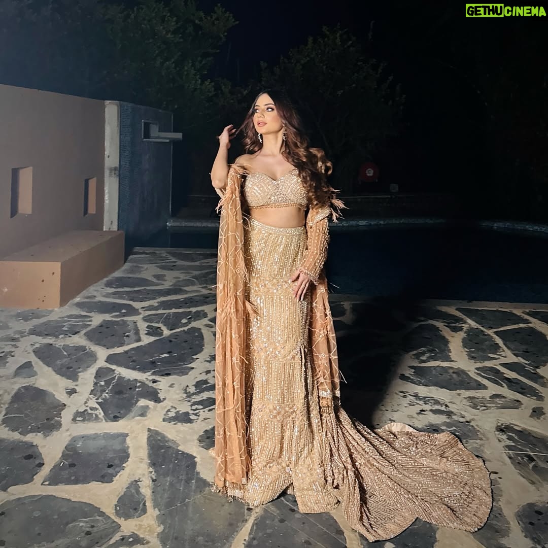 Teeya Chawla - 2.4K Likes - نور 🪷🪞🦢✨🤍 
outfit @kikibyishikaagrawal 
makeup @radhika_gupta_official