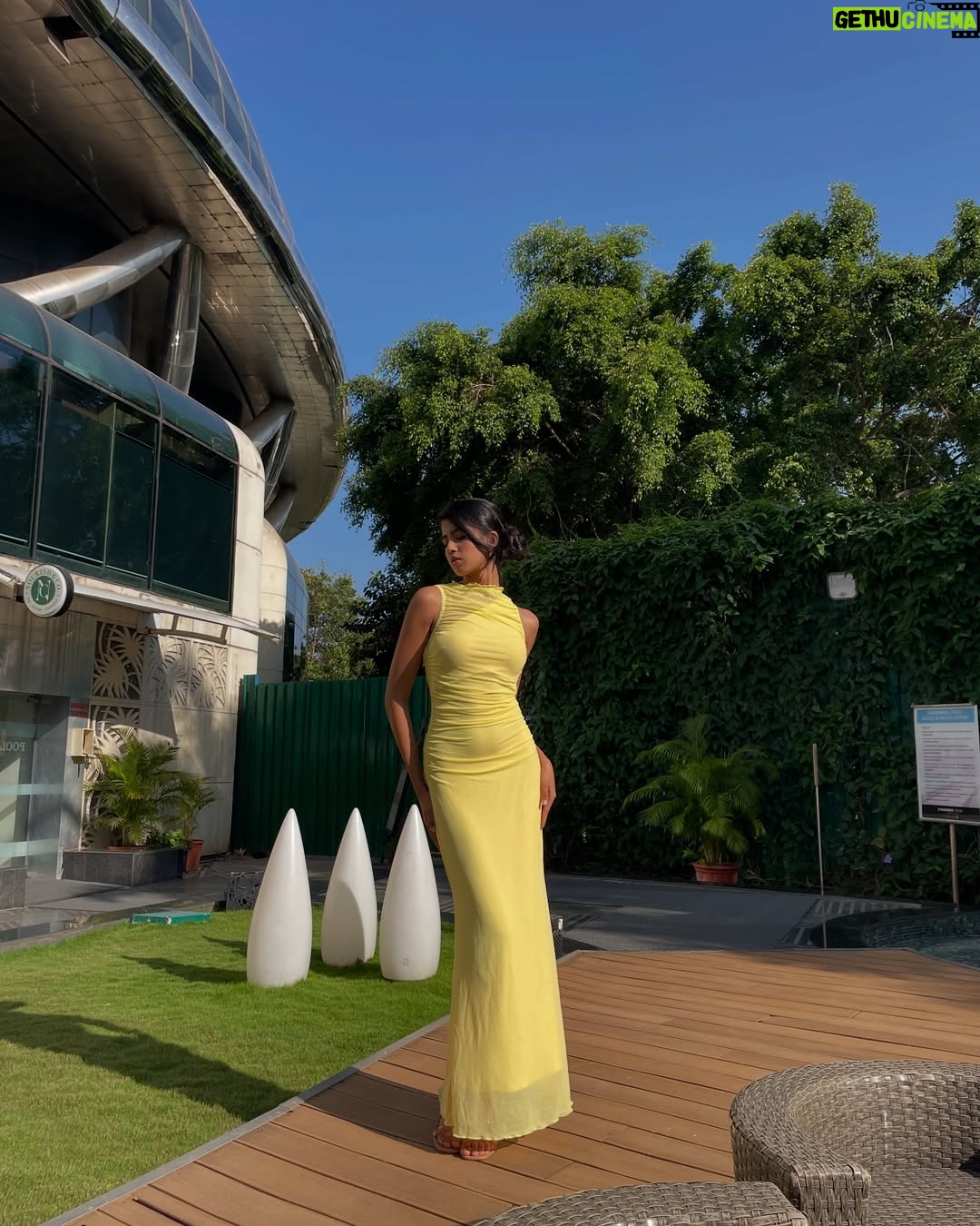 Tejaswini Shrivastava - 8.4K Likes - Sunshine state of mind ☀️.

Wearing : @savana 

#ootd #outdoorelegance #savana #savanasquad