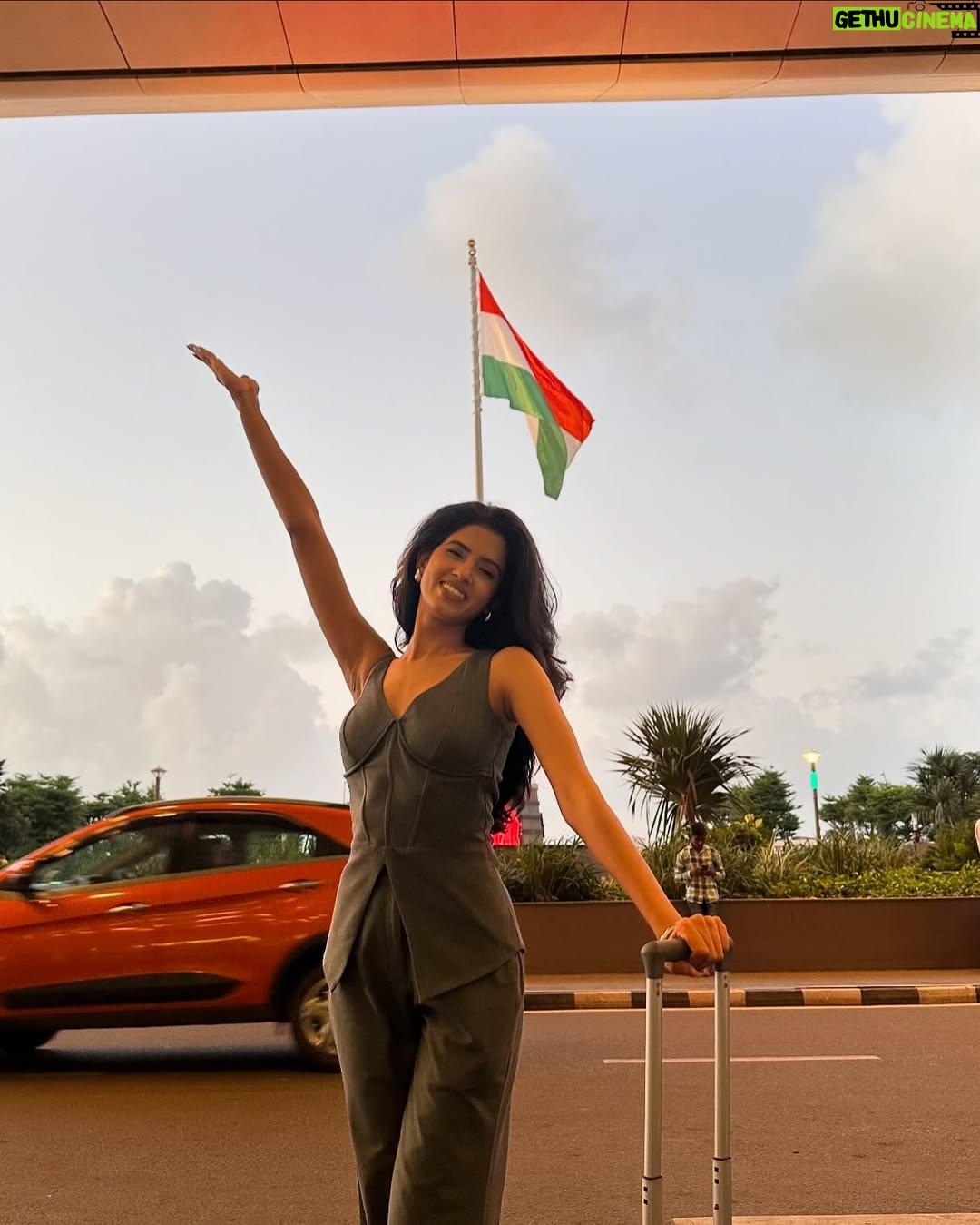 Tejaswini Shrivastava - 10.8K Likes - Chapters of My Year, Unfiltered.

Every slide tells the story of remarkable moments.