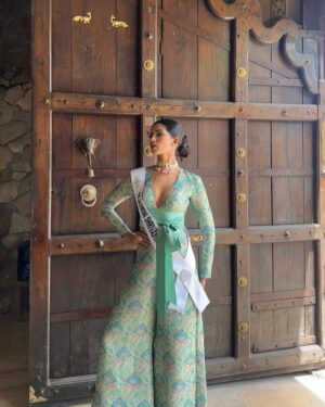 Tejaswini Shrivastava Instagram - Embracing cultural vibes in this stunning ethnic jumpsuit ✨
Feeling bold, beautiful, and connected to traditions. 

Wearing : @isshrabyishwari 
neck Choker by : @ranisabangles 

@missuniverseindiaorg @glamanandsupermodelindia @beautyhigh.in . #missuniverseindia2024