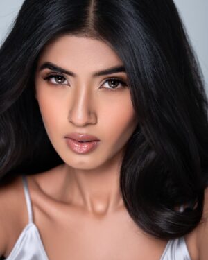 Tejaswini Shrivastava Instagram - This is my year of dream coming true .

Mua: @kimhelchal 
Hair by : @nayanhair 
Shot by : @official.khushal.photography assist @nikunj_photography_ 
Wearing : @zara 
Studio : @flowstatestudio.in 

🧿🧿🧿🧿🧿