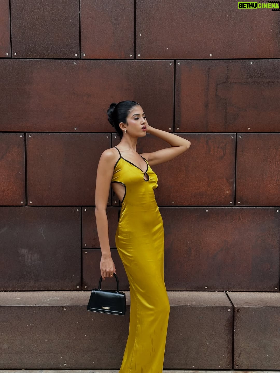 Tejaswini Shrivastava - 3.4K Likes - 10/10 in my own world , living and loving .

Wearing :- @savana 

#ootd #savanasquad #fashioninspo