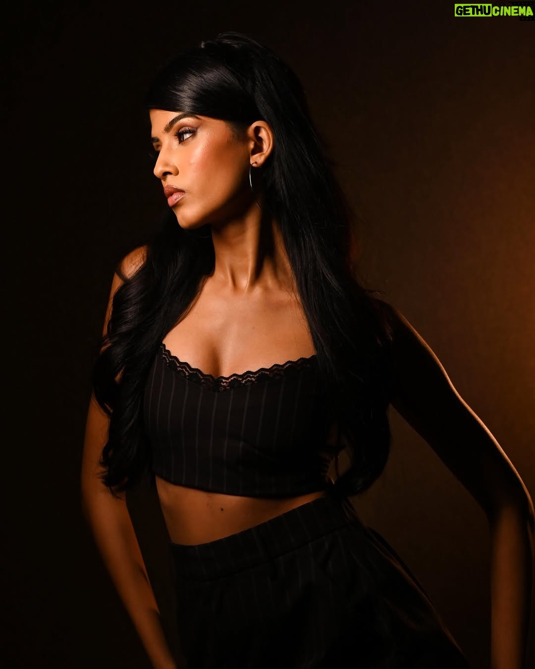 Tejaswini Shrivastava - 3.5K Likes - Just a speck in the universe, but my world is infinite.

Co-ord set from @nefsfinds .

Mua :- @makeupby.pratikshaa 
Hair by :- @hairbyprem 
Shot by :- @official.khushal.photography