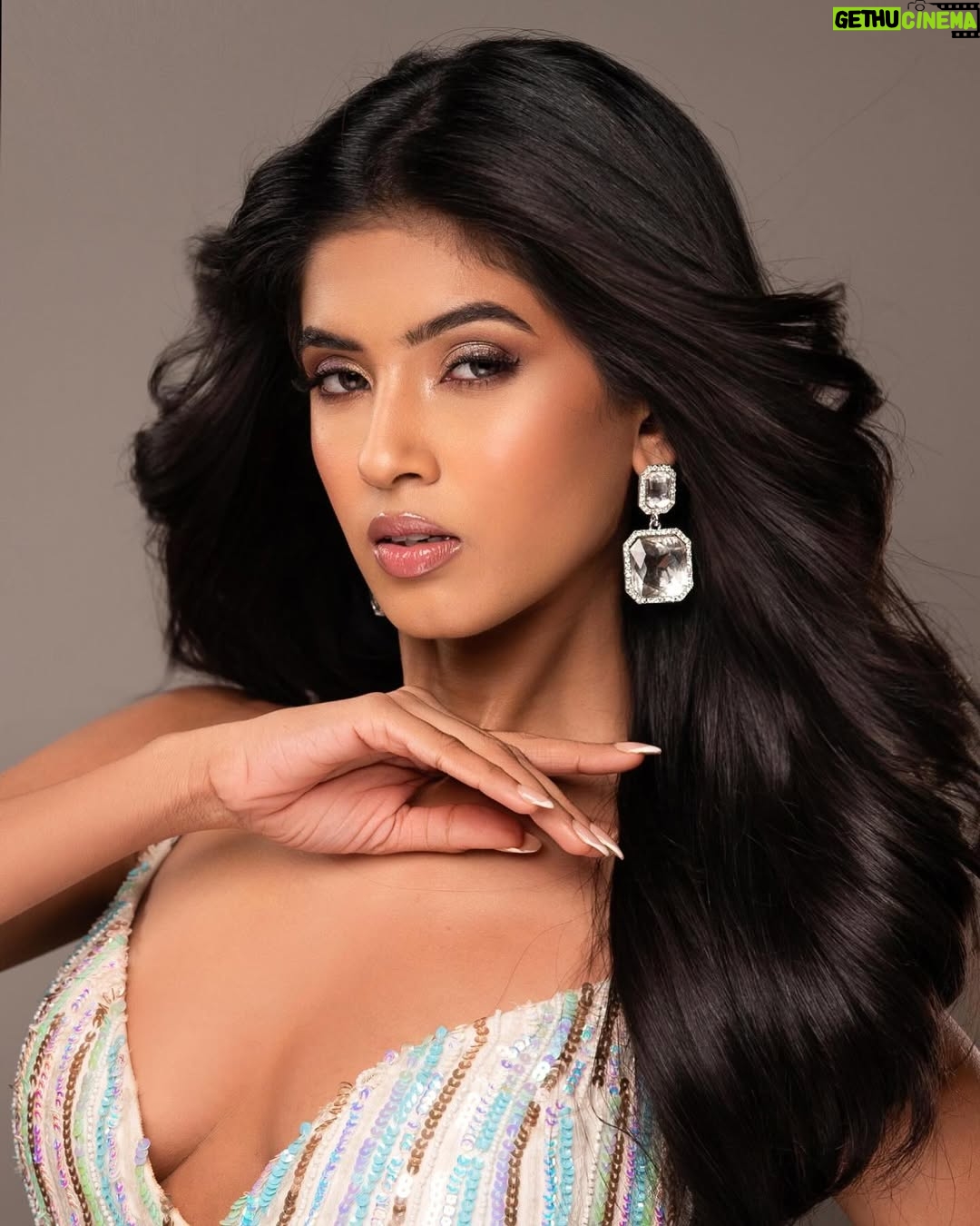Tejaswini Shrivastava - 5.1K Likes - She had galaxy in her eyes , A Universe in her mind …

Shot by :- @official.khushal.photography 
Mua :- @makeupby.pratikshaa 
Hairstylist :- @hairbyprem 
Outfit :- @lily_de_couture 
Studio:- @dotstudiosmumbai 

@missuniverseindiaorg @glamanandsupermodelindia 
#missuniverse #missindia #missuniverseindia #missindiauniverse #missuniverse2024