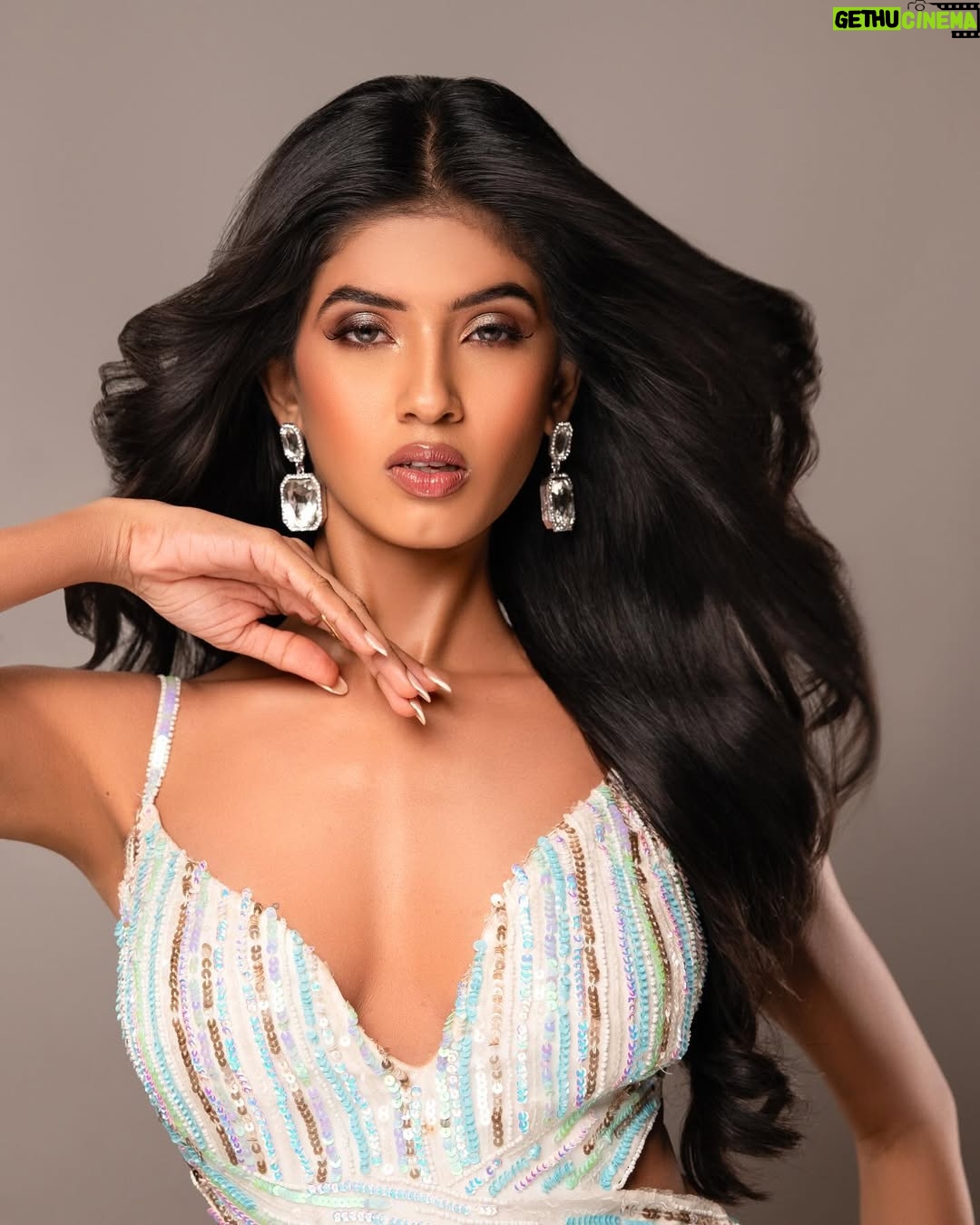 Tejaswini Shrivastava - 5.1K Likes - She had galaxy in her eyes , A Universe in her mind …

Shot by :- @official.khushal.photography 
Mua :- @makeupby.pratikshaa 
Hairstylist :- @hairbyprem 
Outfit :- @lily_de_couture 
Studio:- @dotstudiosmumbai 

@missuniverseindiaorg @glamanandsupermodelindia 
#missuniverse #missindia #missuniverseindia #missindiauniverse #missuniverse2024