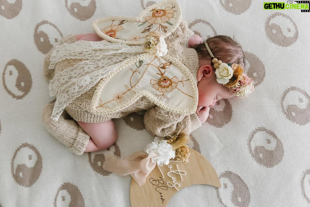 Teresa Palmer - 124.2K Likes - Welcoming our baby GIRL!! 
✨🪷 Lotus Bloom Palmer 🪷✨
She arrived early yesterday morning with the sun after a beautiful home waterbirth. 
Three girls, Three boys 🥹
Feels like we’re dreaming. 

September 19th. 8lb 2oz/3.7kg. 5:40am 

Our birth team held us in every way, forever grateful to the greatest team that exists 💓 Libby Lamb @lamb.libby, the beautiful Julie Schiller of @midwise.julie (our 4th birth together!) and our birth photographer/doula Jerusha Sutton @jerushasutton. I felt so strong, at ease and empowered in your care and it led to us having the birth of our dreams. Thank you 🙏🌈 Photos by @jerushasutton 

#dreamswork #surprisegender #birth #homebirth