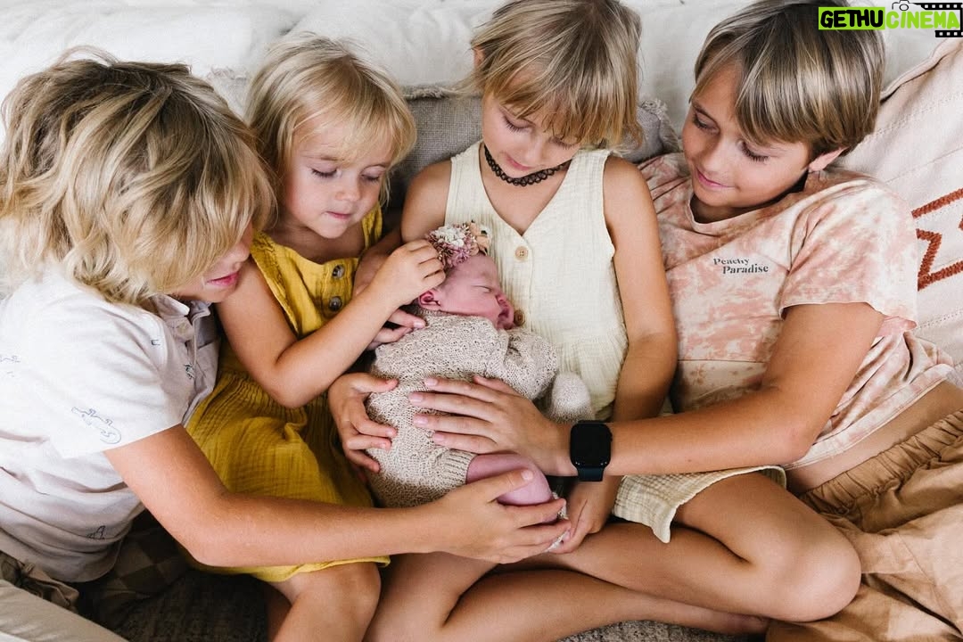 Teresa Palmer - 124.2K Likes - Welcoming our baby GIRL!! 
✨🪷 Lotus Bloom Palmer 🪷✨
She arrived early yesterday morning with the sun after a beautiful home waterbirth. 
Three girls, Three boys 🥹
Feels like we’re dreaming. 

September 19th. 8lb 2oz/3.7kg. 5:40am 

Our birth team held us in every way, forever grateful to the greatest team that exists 💓 Libby Lamb @lamb.libby, the beautiful Julie Schiller of @midwise.julie (our 4th birth together!) and our birth photographer/doula Jerusha Sutton @jerushasutton. I felt so strong, at ease and empowered in your care and it led to us having the birth of our dreams. Thank you 🙏🌈 Photos by @jerushasutton 

#dreamswork #surprisegender #birth #homebirth