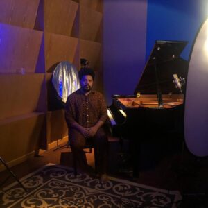 Thalma de Freitas Instagram - Thalma & Amaro Freitas 
‘Não Foi em Vão’ 

Direção artística e voz Thalma de Freitas

Musa Bailarina Grécia Catarina
@greciacatarina 

Arranjo e execução deslumbrante 
Amaro Freitas 
@amarofreitaspiano 

Mixagem Gustavo Ruiz @gustavoruizchagas 

Direção Cinematográfica Ivan Altman 
@ivanaltman 

Gravação Amaro Freitas, Estudio Carranca
Gravação Thalma, estúdio da pra virada

Master Felipe Tichauer @redtraxxmastering 
/ Red Traxx Music Inc

Figurino Tricia de Freitas @Triciadefreitas

Direção de arte @Thalma de Freitas

Capa Thea Severino @theaseverino 

Estúdio @estudioum.bigo

Produtora @chorandoalto

Selo Brazilla Music Collective
Editora Brazilla Publishing 
Distribuidora  Sonora 

Agradecimentos
Laércio Costa - @78rotacoes 
Lu Lopes @lulopescultural 
Piki de Freitas @pikidefreitas 
Dani Benoit @dani_bueno_benoit 
Mari Lemos @lemosmarilemos 
Piky Candeia @pikycandeias.comunicacao 
Marcela Godoy @marcelagodoysp 
Guta Braga @gutabraga 
Jão Vicente
Carlos - Estúdio Carranca
Thiago ‘Big’ Rabello @bigrabello 

Agradecimento a todxs que já ouviram e estão repostando no Stories ou no Feed ❤️‍🔥🙌🏾

Asè
T.