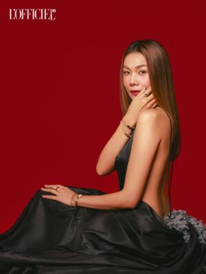 Thanh Hang Instagram - Luôn đầy cam kết và niềm tin. LOVE ❤️ @cartier 
#ThanhHang #cartiervn #cartierlove #loveunlimited #lofficielvietnam