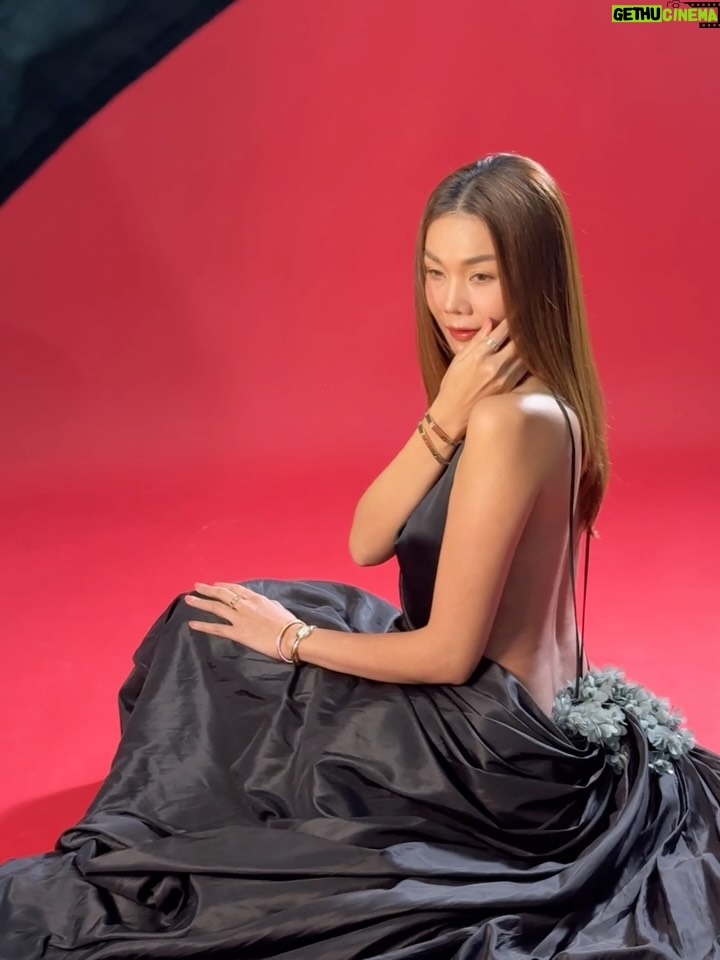 Thanh Hang - 12.3K Likes - Luôn đầy cam kết và niềm tin. LOVE ❤️ @cartier 
#ThanhHang #cartiervn #cartierlove #loveunlimited #lofficielvietnam