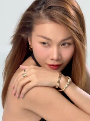 Thanh Hang Instagram - Luôn đầy cam kết và niềm tin. LOVE ❤️ @cartier 
#ThanhHang #cartiervn #cartierlove #loveunlimited #lofficielvietnam