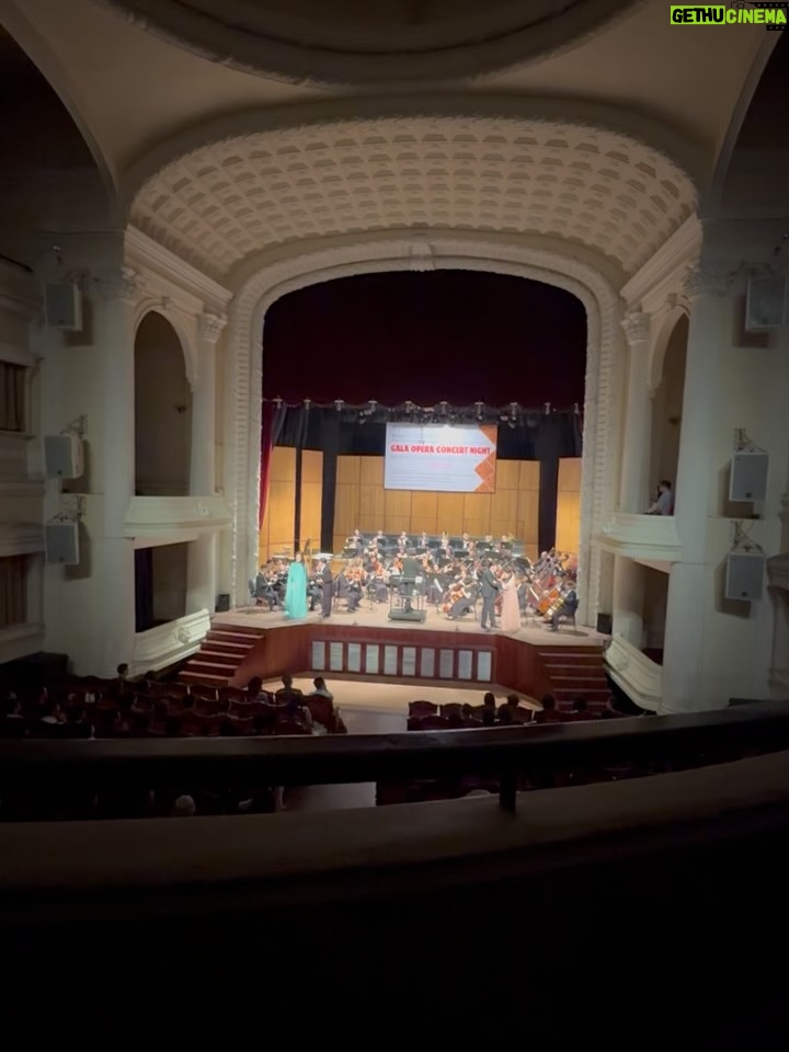 Thanh Hang - 11.4K Likes - Gala Opera Concert Night giữa nghệ sỹ Hàn Quốc & Việt Nam cùng Nhạc Trưởng ( chồng tui 🤪). Đêm nhạc tuyệt vời với quá nhiều cảm xúc được phiêu lưu. Tâm trí được khai mở để rồi bay bổng đến cùng mọi không gian và hình ảnh.
Nay Nhạc Trưởng chở khách Vip đi xem, rồi còn mời nhâm nhi tách trà trước khi coi opera nữa. Kiểu này Nhạc trưởng thâm hụt catxe rồi 🤪
#ThanhHang #TranNhatMinh