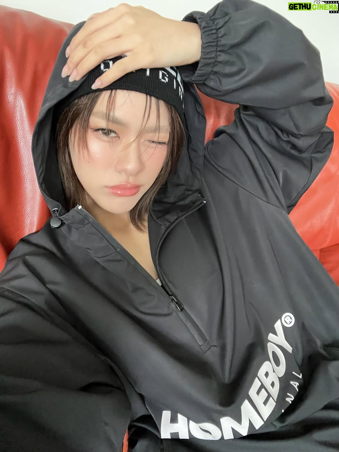 Thasorn Klinnium - 133.2K Likes - NO RULE, JUST COOL😎🤳

ความเท่ ที่ไม่ต้องมีกฏเกณฑ์— Homeboy สนุกแบบไม่ยึดติดกับกฎใดๆ ใส่ Homeboy แล้วออกไปเท่ในแบบของตัวเอง

#Homeboy #Homeboy7th #NorulesJustcool