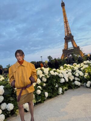 Thasorn Klinnium Instagram - Emiamily in Paris with @ysl 🖤

#SAINTLAURENT #YSL @YSL
#YSLWOMENSUMMERXEMI