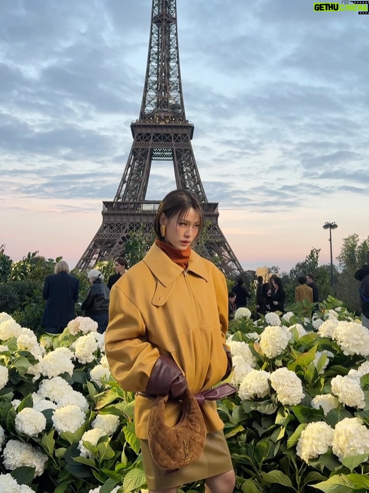 Thasorn Klinnium - 299K Likes - Emiamily in Paris with @ysl 🖤

#SAINTLAURENT #YSL @YSL
#YSLWOMENSUMMERXEMI