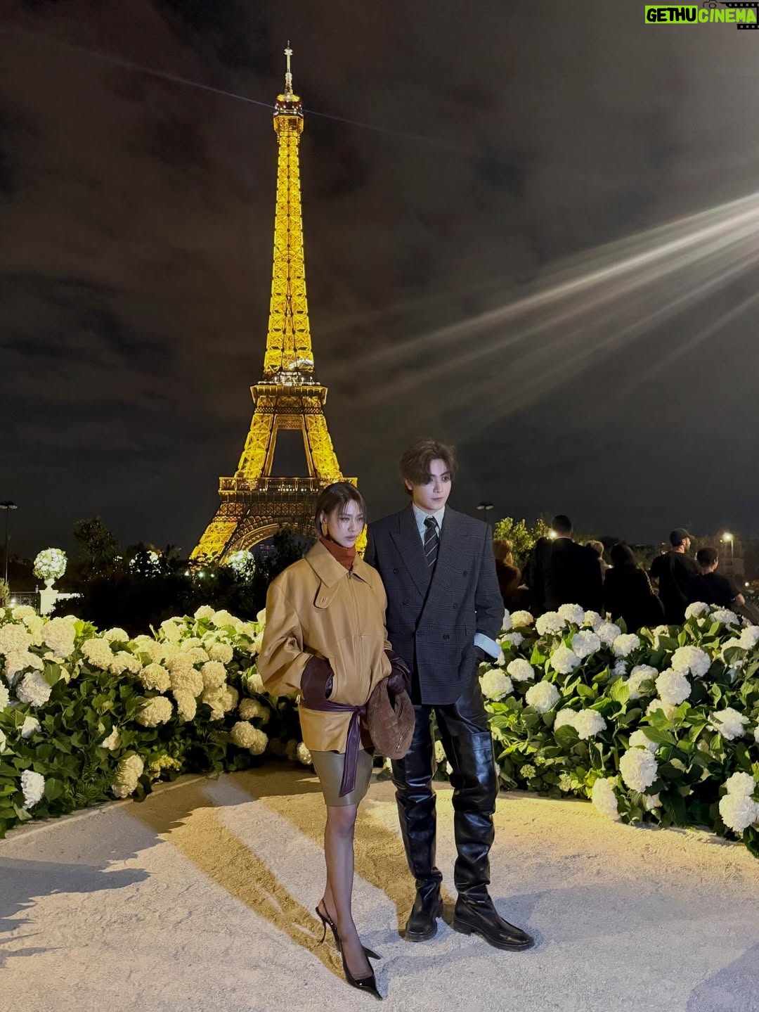 Thasorn Klinnium - 299K Likes - Emiamily in Paris with @ysl 🖤

#SAINTLAURENT #YSL @YSL
#YSLWOMENSUMMERXEMI