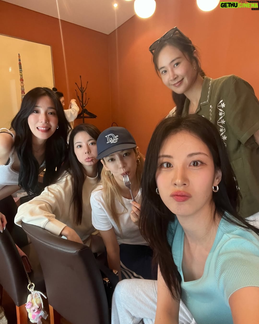 Tiffany Young - 610.1K Likes - yay its august 🦁