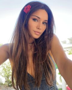 Actress Tina Casciani HD Photos and Wallpapers May 2025