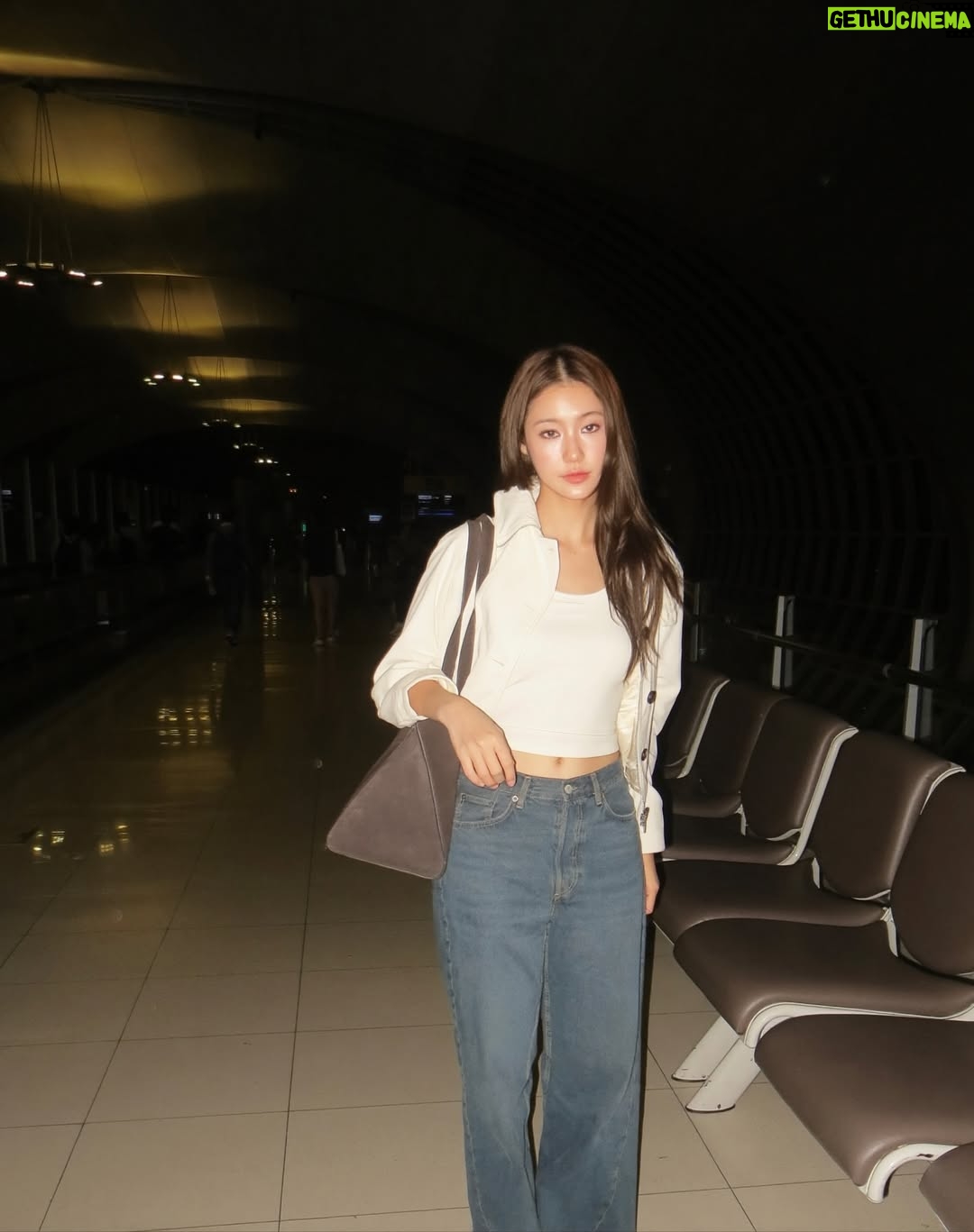Tipnaree Weerawatnodom - 425.9K Likes - Miss that jet-lag glow. 🫩🍕✨

@cosstores 
#COSThailand