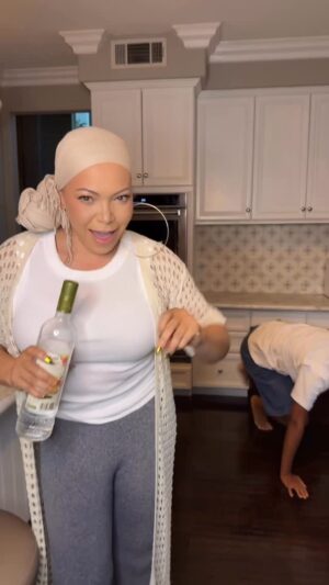 Tisha Campbell Instagram - Had to do this challenge because I love @iamstephaniemills Ft. Zeke lolol … enjoy! 😂😂😂😍😚 💃🏼💃🏼💃🏼💃🏼💃🏼
#tishacampbell #comedy #dayumgina #funny #boymom #funnyvideos #dance