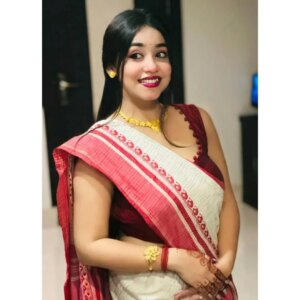 Titas Adhikary Instagram - In frame @titasadhikary399
#bollywood #explore #music #dance