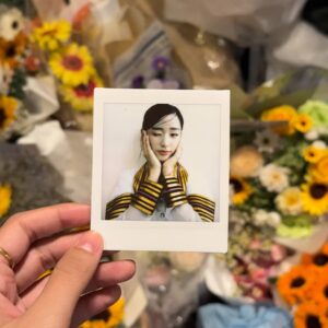Tontawan Tantivejakul Instagram - พี่บัณฑิต🤘🏻🐈‍⬛ thank you everyone!:))) tuty is very happy🫡🫡😆😆😆😆🩷🩷🩷🫶🏻💓💓💓

Special thanks to @sculpturebangkok p’ @pynjiradarakul p’ @peatrs for this cute photobooth na kaaa🫶🏻