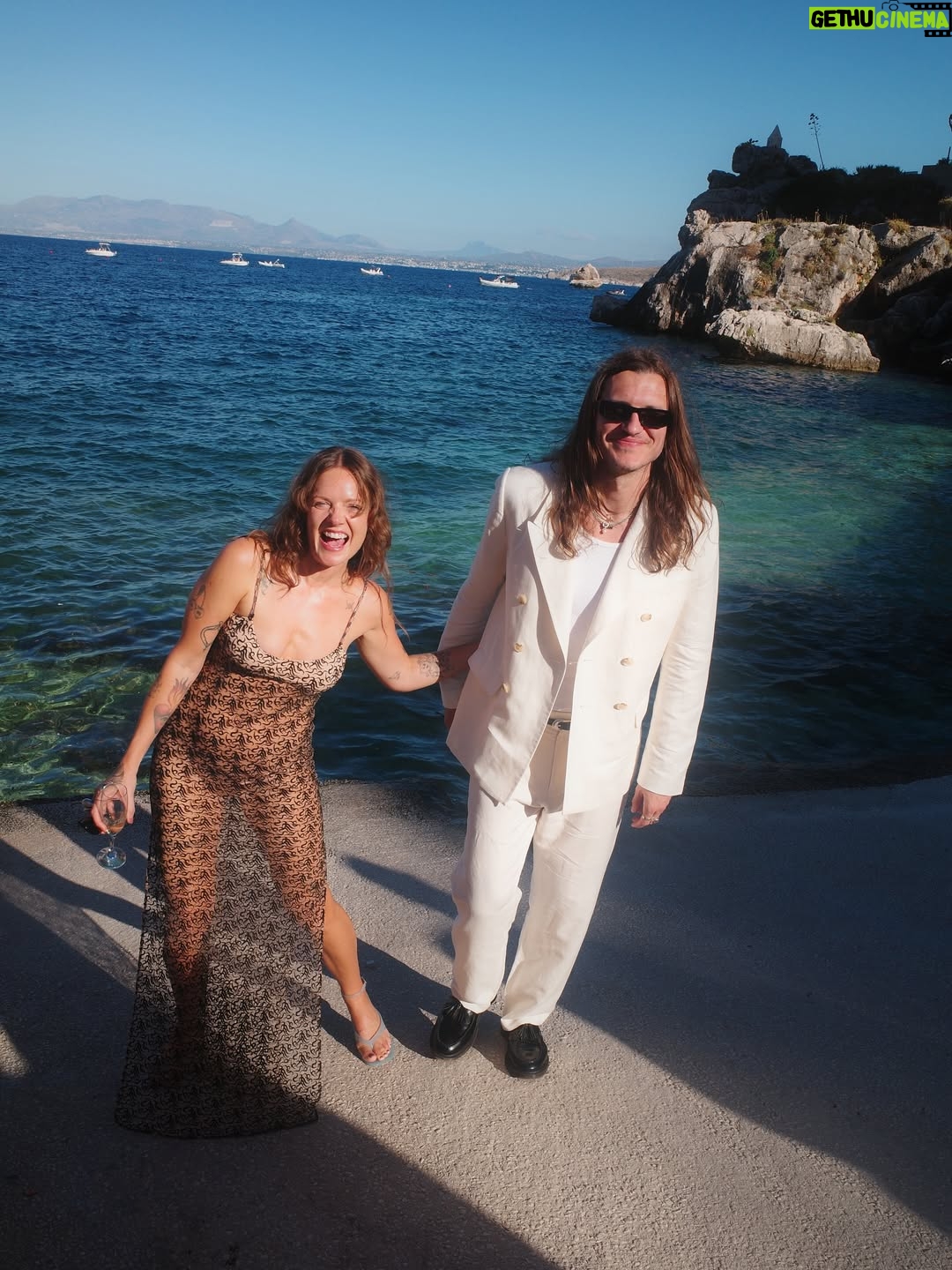 Tove Lo - 59.5K Likes - Everything is romantico 🇮🇹🥂