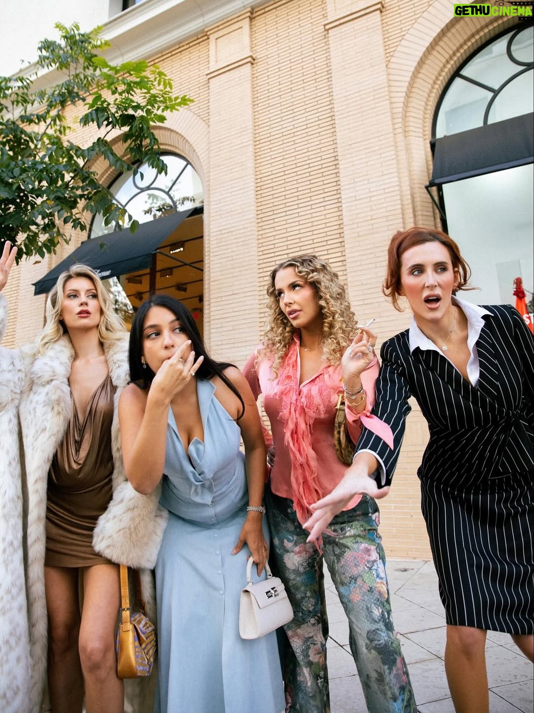 Trevi Moran - 385.7K Likes - and i couldn’t help but wonder… what life would be without my girls 💭💞🍸