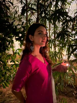 Tripti Dimri Instagram - Lights..love…and a little bit of magic..🌸Happy Diwali 🪔✨