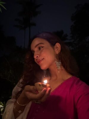 Tripti Dimri Instagram - Lights..love…and a little bit of magic..🌸Happy Diwali 🪔✨