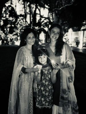 Tripti Dimri Instagram - Lights..love…and a little bit of magic..🌸Happy Diwali 🪔✨