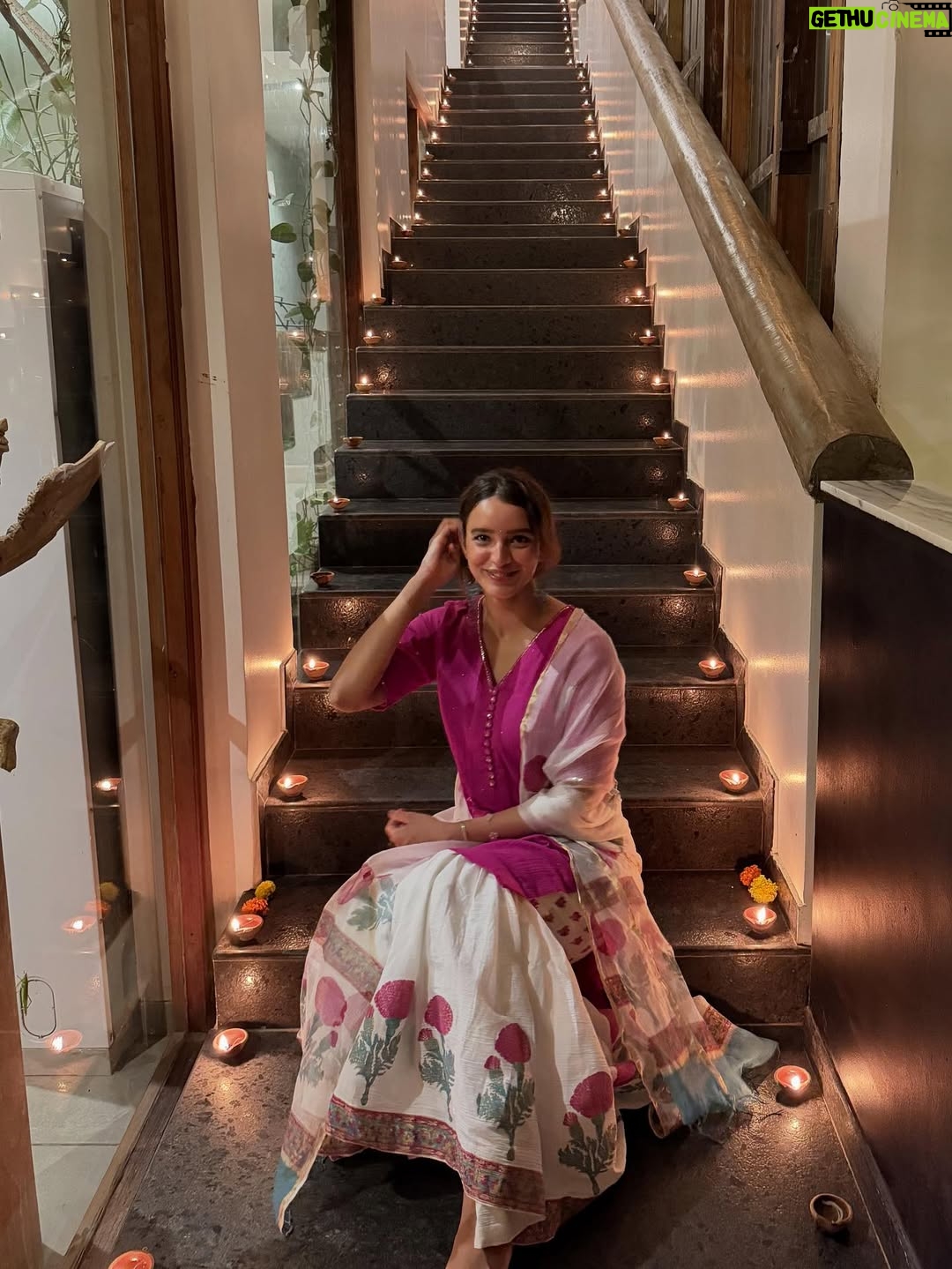 Tripti Dimri - 762.4K Likes - Lights..love…and a little bit of magic..🌸Happy Diwali 🪔✨