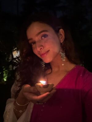 Tripti Dimri Instagram - Lights..love…and a little bit of magic..🌸Happy Diwali 🪔✨