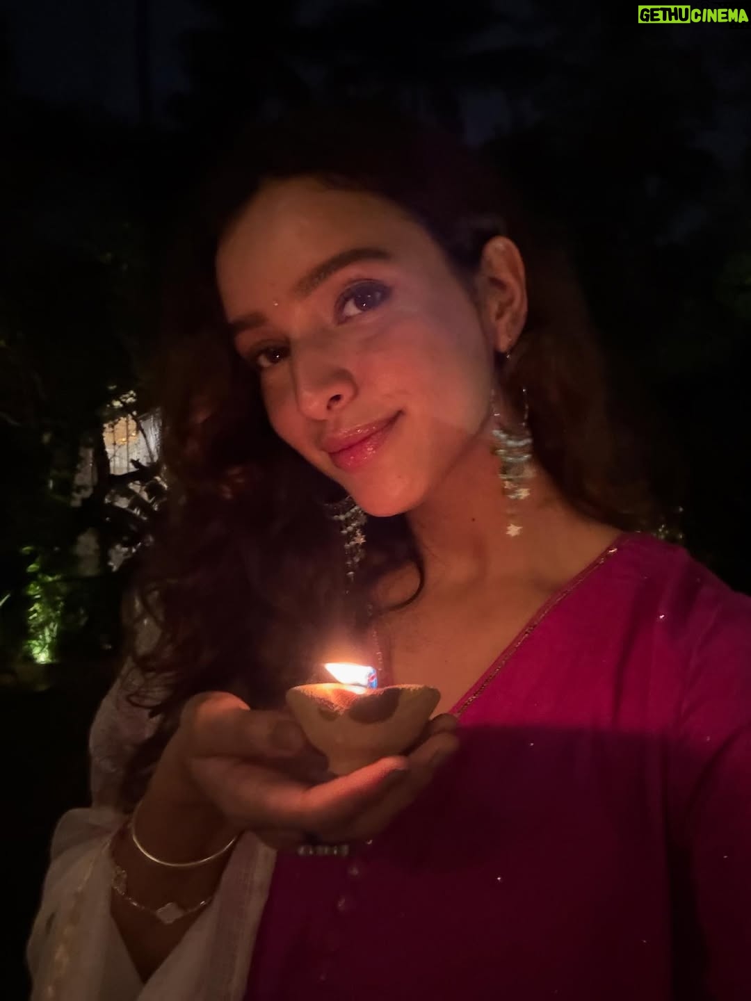 Tripti Dimri - 762.4K Likes - Lights..love…and a little bit of magic..🌸Happy Diwali 🪔✨