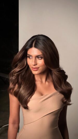 Trisha Shetty Instagram - Speaking volumes for @wellaindia @wellahair 

The team🤝
@florianhurel @taras84 @riimusic @nikhilmantri_ @vipinwella @kapilcharaniya 

(Hair, haircolour, Reels, Explore, Wella)