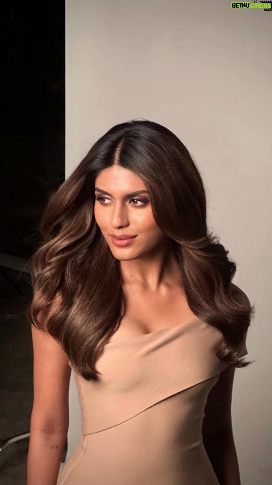 Trisha Shetty - 3.8K Likes - Speaking volumes for @wellaindia @wellahair 

The team🤝
@florianhurel @taras84 @riimusic @nikhilmantri_ @vipinwella @kapilcharaniya 

(Hair, haircolour, Reels, Explore, Wella)