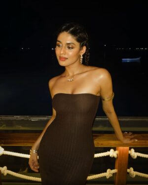 Trisha Shetty Instagram - save the flattery for when we’re on vacation 

🤰at @kikigoaofficial