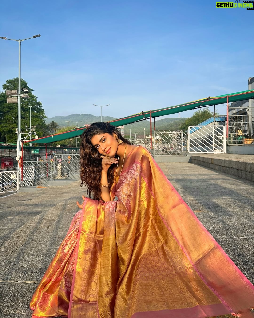 Trisha Shetty - 43.9K Likes - they said ‘go where you feel safest’ 

mom fixing my saree and my life