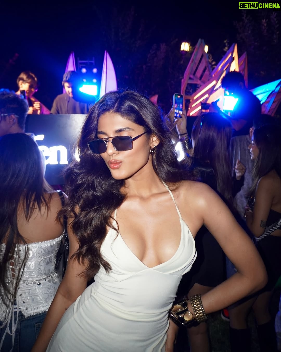 Trisha Shetty - 4.7K Likes - built to be missed every other slide

@edenofsounds capsule