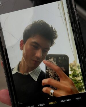 Tushaar Jayaprakash Instagram - president of the “i hate rachel green club” <3