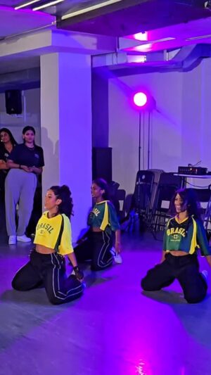 Tushita Shrivastav Instagram - i think this was my fav bollybaddies class til date 😮💨 no better feeling than sharing this space with you all :’)
choreo: me
dancers: @trishasharmaa_ @vismita.dance
vid: @jaiyalalla