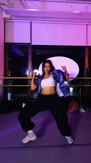 Tushita Shrivastav Instagram - dance therapy is the best therapy ✨
vibes were 💯 this class thanks to you all ❤️ ty for always trusting me with whatever i throw at you guys - love being your biggest hype woman!!!!