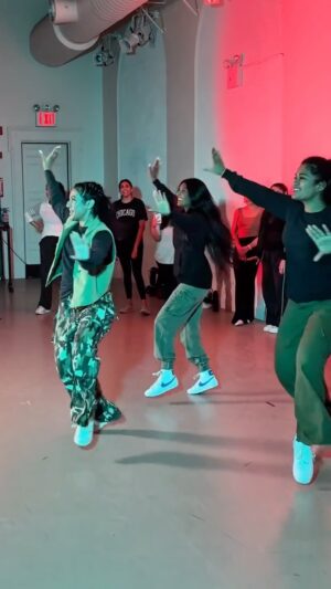 Tushita Shrivastav Instagram - thode je aan rude, 🤏🏽 arrogant aan
TYSM for the vibes tn, i was truly holding on by a thread today thanks to my sinuses but seeing yall was too hot fire flames 🔥
@trishasharmaa_ @pramoda_b no more traveling for you two 🫶🏽